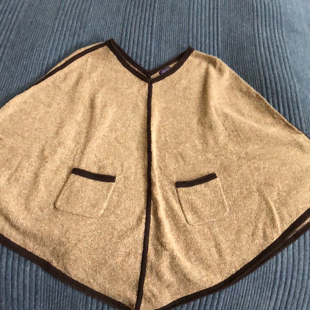 Patagonia Poncho! Like New, worn twice! Cozy and cute